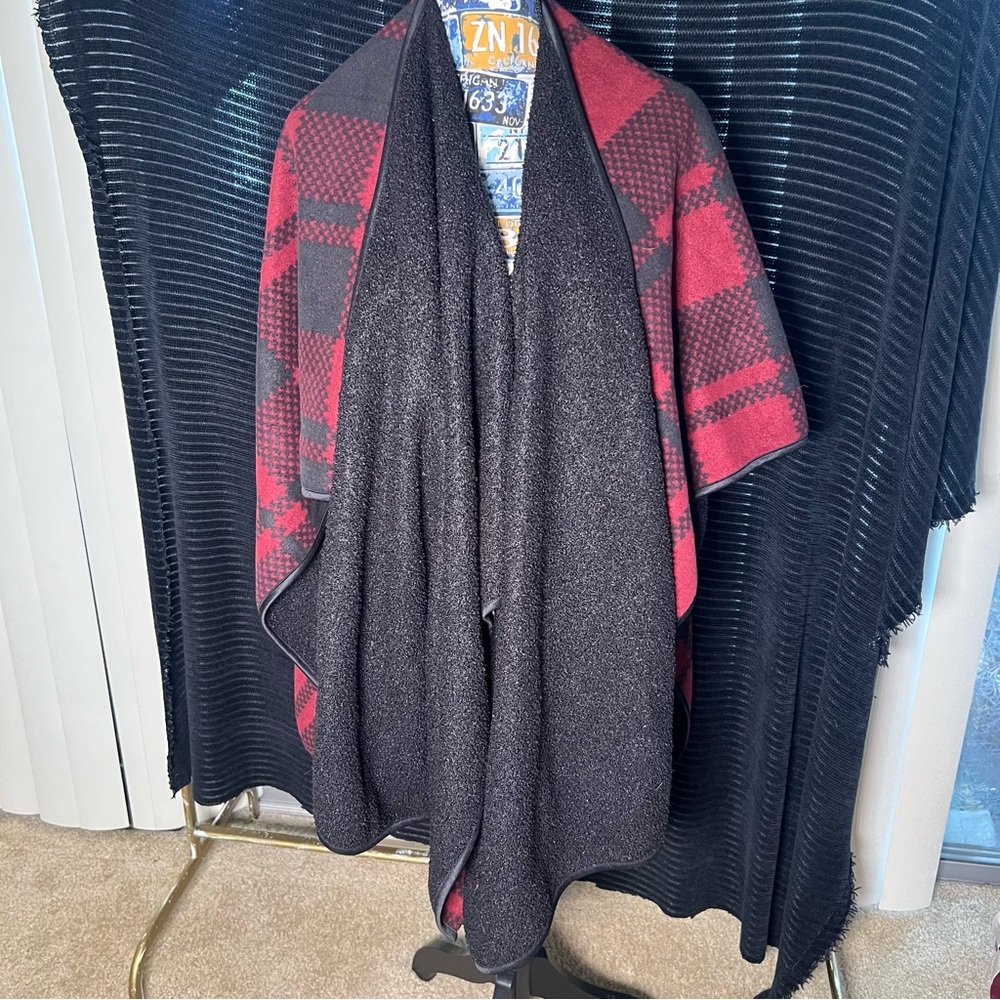 Buffalo Plaid Sherpa-Lined Reversible Wrap Heavyweight Poncho - Red & Black, OS